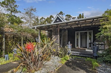 Photo of property in 305 Whananaki Road North, Opuawhanga, Hikurangi, 0181