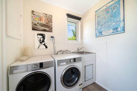 Photo of property in 23 Cornwall Street, Te Atatu South, Auckland, 0610