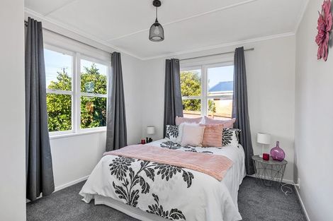 Photo of property in 65 Farquhar Road, Glendene, Auckland, 0602