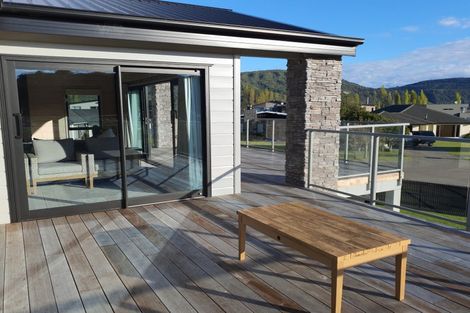 Photo of property in 4 Grand Vista Lane, Kinloch, Taupo, 3377