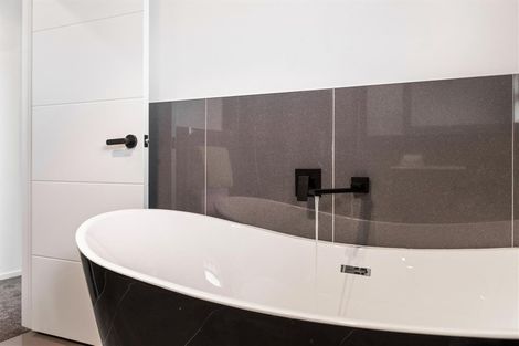 Photo of property in 2d Masters Road, Waiuku, 2681