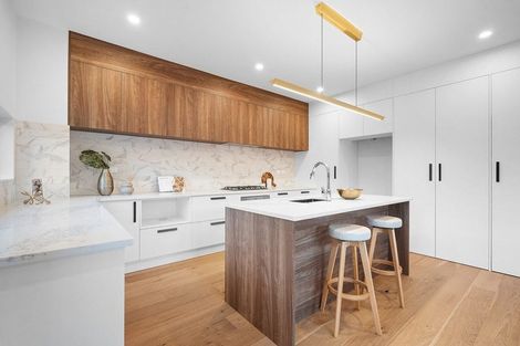 Photo of property in 41d Sunnynook Road, Forrest Hill, Auckland, 0620