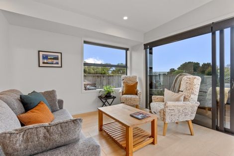 Photo of property in 1156a South Road, Oakura, 4314