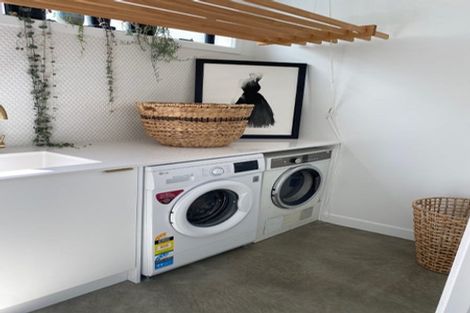 Photo of property in 490 Point Chevalier Road, Point Chevalier, Auckland, 1022