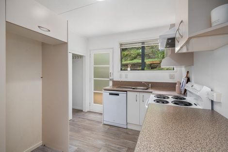 Photo of property in 2/14 Doris Gordon Crescent, Crofton Downs, Wellington, 6035