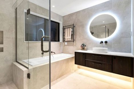 Photo of property in 202 Clovelly Road, Bucklands Beach, Auckland, 2012