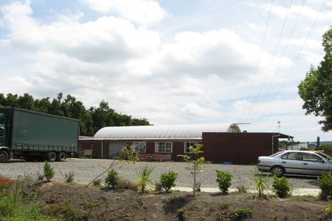 Photo of property in 51 Lathrope Road, Kumeu, 0892