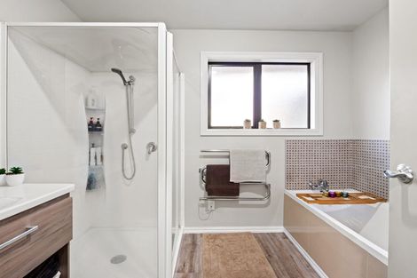 Photo of property in 1 Manorburn Place, Lake Hayes, Queenstown, 9304