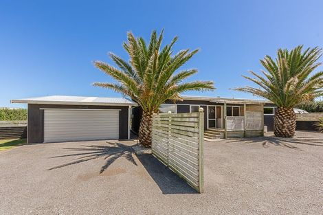 Photo of property in 77 Anglers Avenue, Warea, New Plymouth, 4381