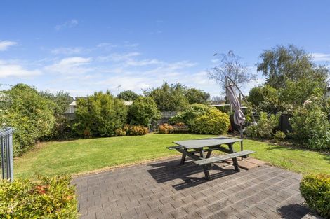 Photo of property in 11 Waimarie Avenue, Paraparaumu, 5032