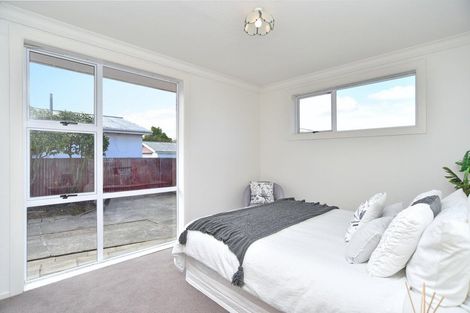 Photo of property in 25 Liverton Crescent, Bishopdale, Christchurch, 8053