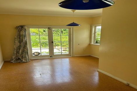 Photo of property in 16 Woodvale Grove, Fairfield, Lower Hutt, 5011