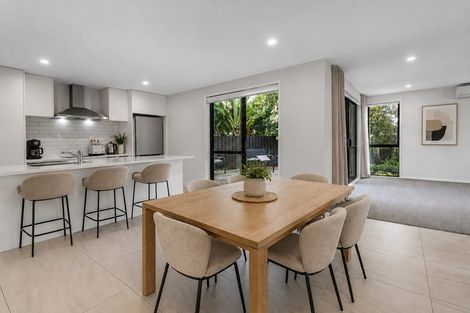 Photo of property in 12a Rene Place, Sunnyhills, Auckland, 2010