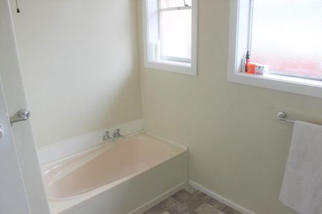 Photo of property in 74 Forfar Crescent, Rockdale, Invercargill, 9812