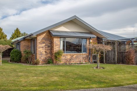 Photo of property in 16 Riegler Place, Belfast, Christchurch, 8051