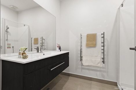 Photo of property in 5/62 Spenmoor Street, Newlands, Wellington, 6037