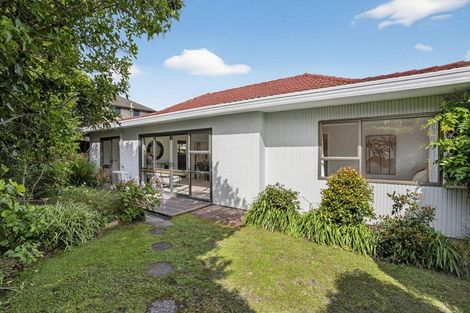 Photo of property in 1/1a Gordon Avenue, Forrest Hill, Auckland, 0620