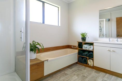 Photo of property in 184 Acacia Bay Road, Nukuhau, Taupo, 3330