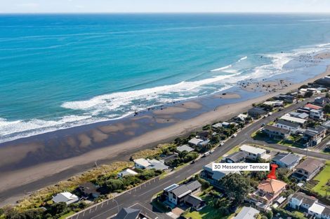 Photo of property in 30 Messenger Terrace, Oakura, 4314