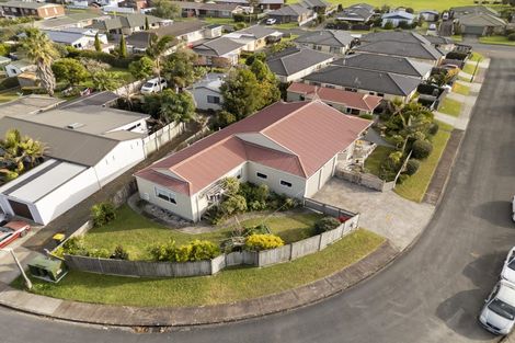 Photo of property in 6 Lillian Place, Orewa, 0931