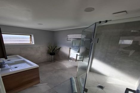 Photo of property in 1/64 Carlisle Road, Browns Bay, Auckland, 0630