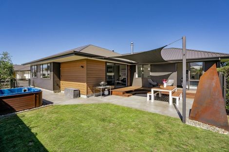 Photo of property in 12 Warbler Lane, Albert Town, Wanaka, 9305