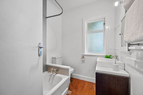 Photo of property in 79 Ngataringa Road, Devonport, Auckland, 0624