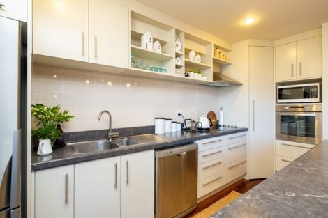 Photo of property in 12 Winston Lane, Ahuriri, Napier, 4110