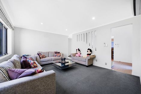 Photo of property in 1 Jammen Drive, Massey, Auckland, 0614