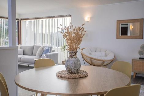 Photo of property in 2 Puketiro Place, Paihia, 0200