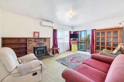 Photo of property in 1/51 Seaview Road, Castor Bay, Auckland, 0620