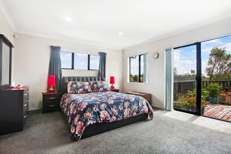 Photo of property in 13 Zeus Avenue, Henderson, Auckland, 0612