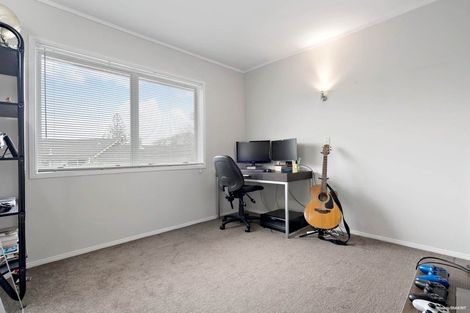 Photo of property in 1/26 Te Anau Place, Pakuranga Heights, Auckland, 2010