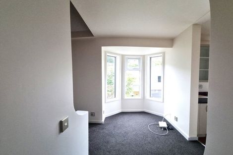 Photo of property in 11 Lawson Place, Mount Victoria, Wellington, 6011