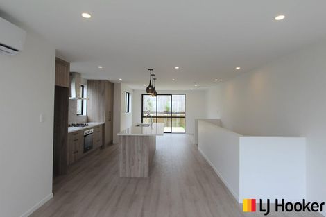 Photo of property in 20a Crestview Rise, Papakura, 2110