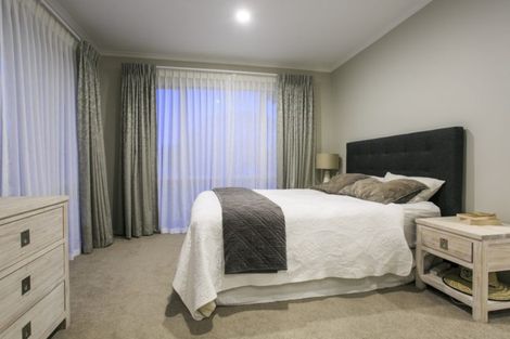 Photo of property in 7 Admirals Court Drive, Greenhithe, Auckland, 0632