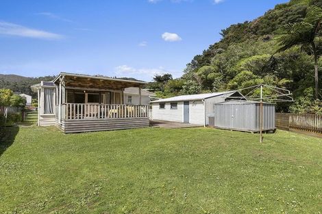 Photo of property in 24 Korau Grove, Stokes Valley, Lower Hutt, 5019