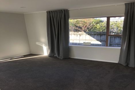 Photo of property in 8 Heaton Grove, Chatswood, Auckland, 0626