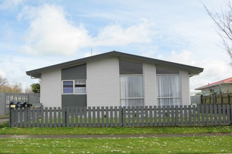 Photo of property in 24 Maire Street, Inglewood, 4330