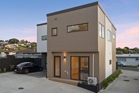 Photo of property in 21b Neal Avenue, Glenfield, Auckland, 0629