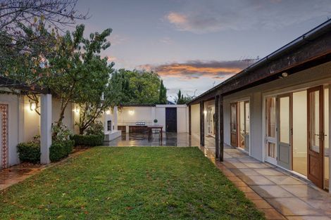 Photo of property in 2/11 Memorial Avenue, Ilam, Christchurch, 8053