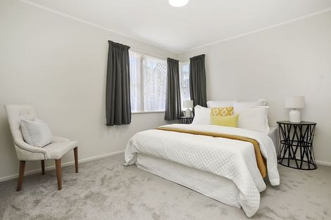 Photo of property in 1/82 Ennis Avenue, Pakuranga Heights, Auckland, 2010