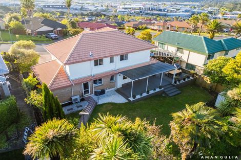 Photo of property in 6 Lorikeet Place, Unsworth Heights, Auckland, 0632