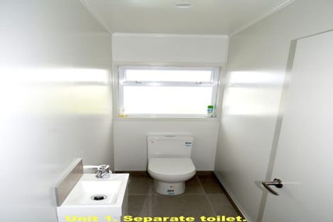 Photo of property in 9 Seaview Road, Castor Bay, Auckland, 0620