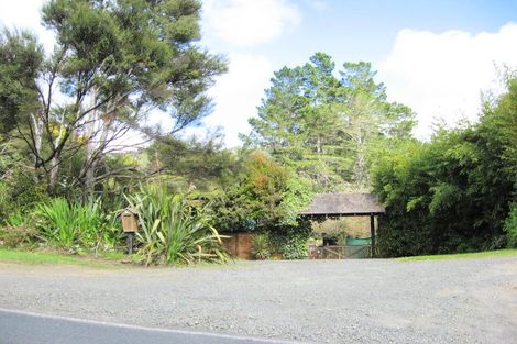 Photo of property in 307 Forest Hill Road, Waiatarua, Auckland, 0612