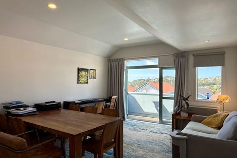 Photo of property in 93a Kelburn Parade, Kelburn, Wellington, 6012