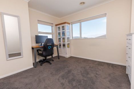 Photo of property in 69 Grenada Drive, Grenada Village, Wellington, 6037