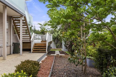 Photo of property in 50 Rawene Road, Birkenhead, Auckland, 0626