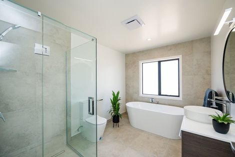 Photo of property in 167 Spur Road West, Colyton, Feilding, 4775