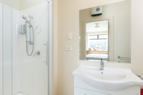 Photo of property in 91 Milton Terrace, Picton, 7220